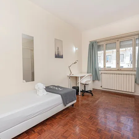 Houze Spacious Flat In Charming&historical Apartment