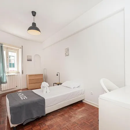 Houze Spacious Flat In Charming&historical *