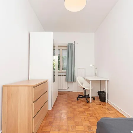Houze Spacious Flat In Charming&historical * 리스본
