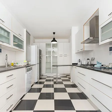 Apartment Houze Spacious Flat In Charming&historical Lissabon