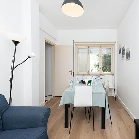 Houze Spacious Flat In Charming&historical * Lissabon